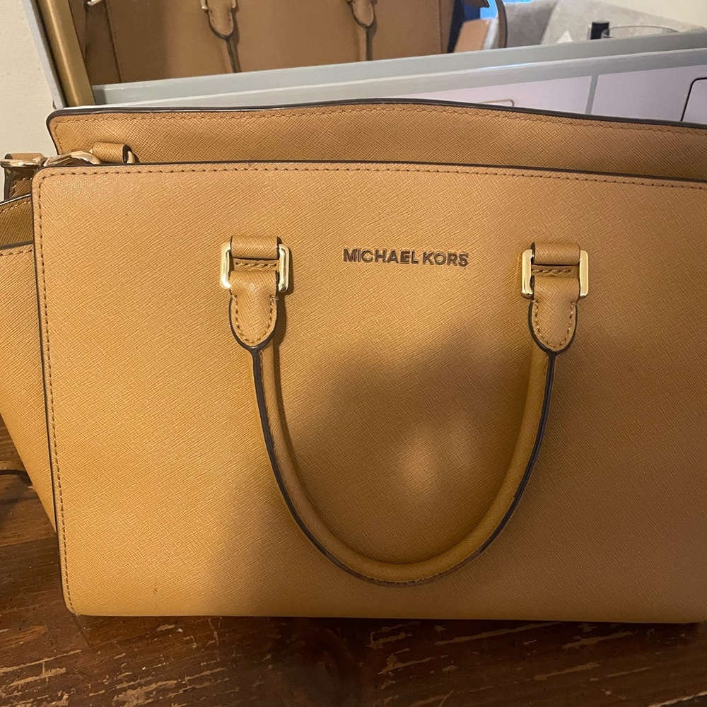 Michael Kors satchel/purse
